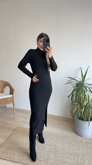 Yırtmaçlı Siyah Triko Elbise 