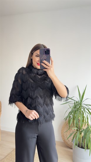 Püsküllü Siyah Bluz