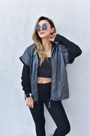 Siyah Sweat Detaylı Yağmurluk