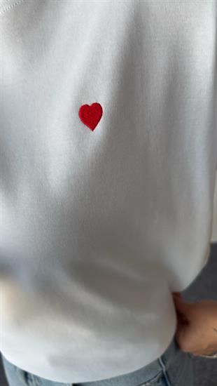 Kalp İşlemeli Beyaz Tshirt