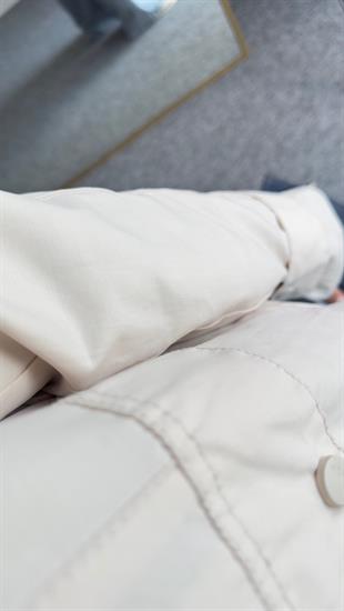 Astarı Desenli Önden Cepli Bej Trençkot