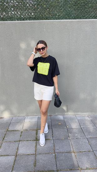 Yeşil Baskı Detaylı Siyah Tshirt