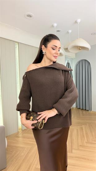 Kahve Yandan Fermuarlı Geniş Yaka Kazak