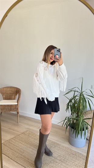Sırtı Püskül Detaylı Beyaz Tasarım Sweat
