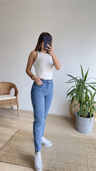 Taş Detaylı Mavi Jean