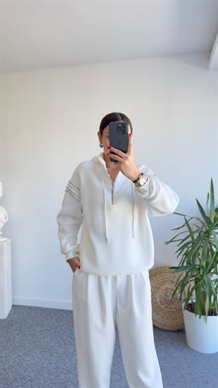 Şardonlu Omuzları Taşlı Kapüşonlu Beyaz Sweatshirt