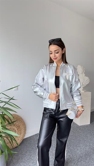 Broş Detaylı Gümüş Bomber Ceket
