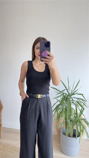 İlya U Yaka Siyah Crop