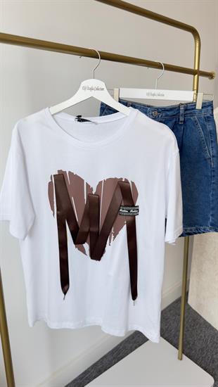 Kalp Üzeri Aksesuarlı Beyaz Tshirt