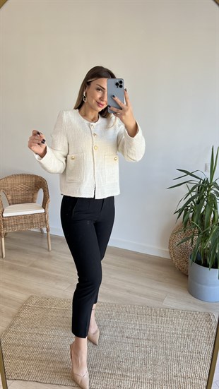 Gold Düğmeli Beyaz Ceket