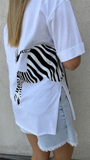Yırtmaçlı Zebra Desen Beyaz Tshirt