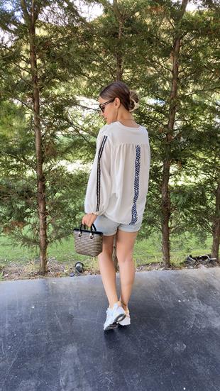 Deris Nakış Detaylı Keten Bluz