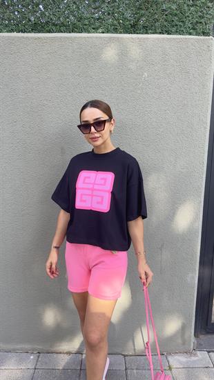Pembe Baskı Detaylı Siyah Tshirt
