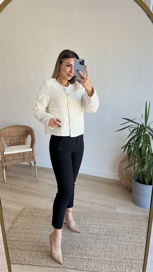 Gold Düğmeli Beyaz Ceket
