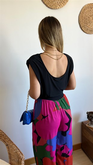 Sırtı Zincir Detaylı Siyah Bluz
