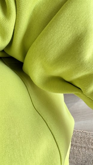 Pileli Yanları Yırtmaçlı Yeşil Sweat