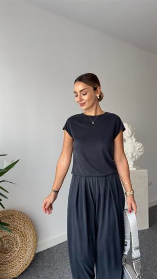 Sırt Pencere Detay Siyah Modal Tulum