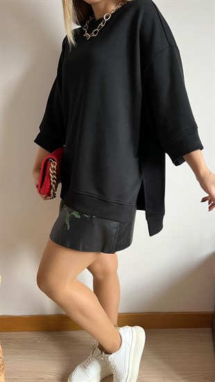 Yırtmaç Detaylı Salaş Siyah Sweatshirt