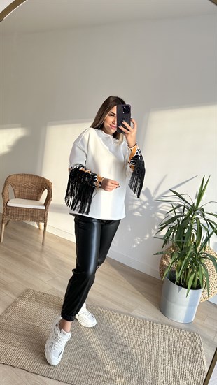 Kolları Püskül Detaylı Beyaz Sweat