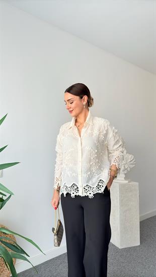 Kina Nakış Detaylı Bej Gömlek