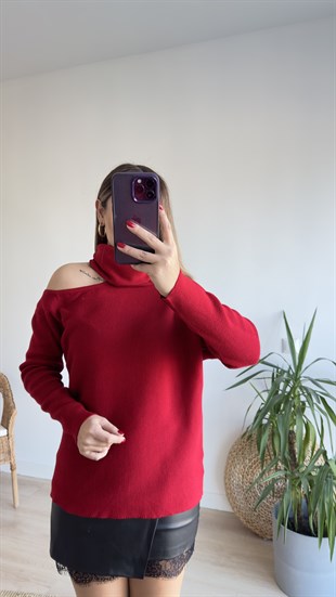 Yakası Çıkabilen Kırmızı Triko