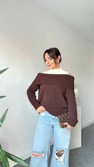 Kahve Madonna Yaka Triko Kazak