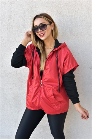 Sweat Detaylı Kırmızı Yağmurluk