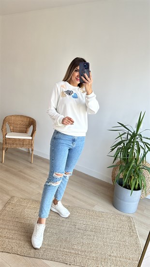 Kalp İşlemeli Beyaz Sweatshirt