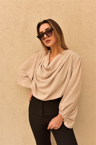 Degaje Yaka Vatkalı Bluz