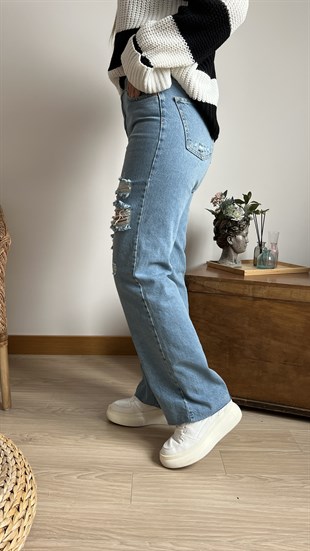 Yırtık Detaylı Jean