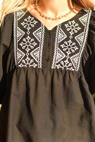 Nakışlı Siyah Keten Bluz