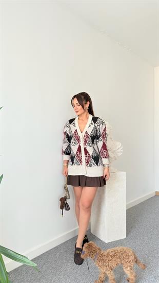 Kırmızı Paro Taş Detaylı Baklava Desen Hırka