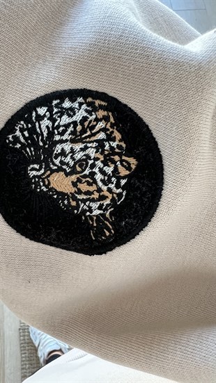 Sırtı Leopar Baskılı Bej Sweat