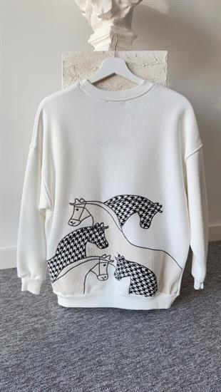 Liver Sırt İşlemeli Beyaz Sweatshirt