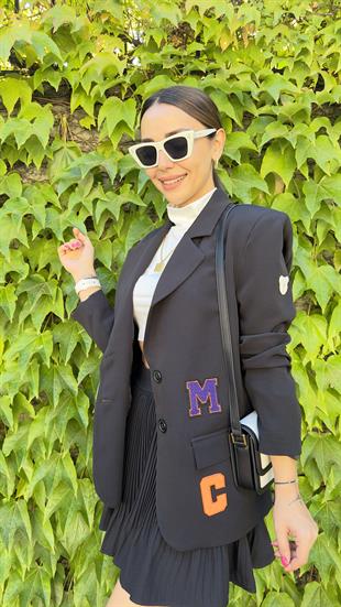 Harf İşlemeli Siyah Blazer Ceket