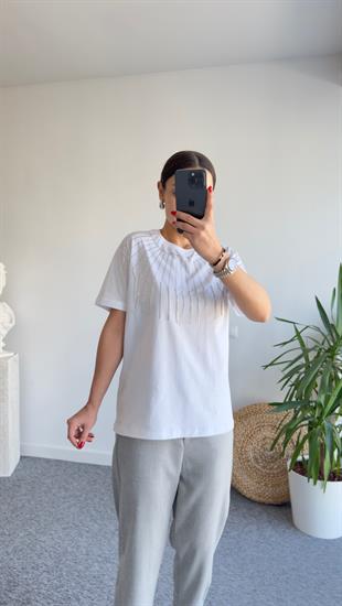 Sarkıt Taş Detaylı Beyaz Tshirt