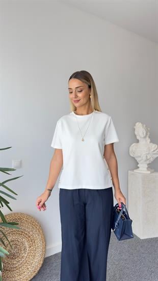 Orj Marka Yanları Gold Düğme Beyaz Tshirt