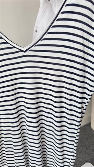 Ön Arka V Yaka Çizgili Tshirt Beyaz 
