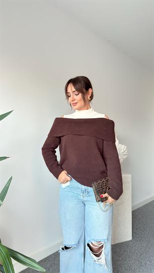 Kahve Madonna Yaka Triko Kazak