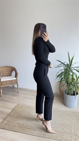 Önü Çapraz V yaka Siyah Triko