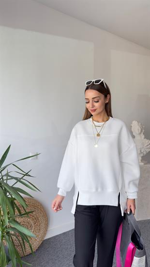 Etek Ucu Asimetrik Beyaz Sweatshirt