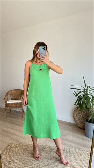 Yandan Yırtmaçlı Yeşil Askılı Elbise 