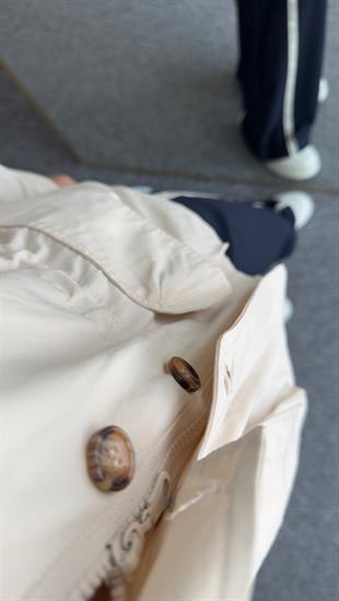 Drew Kot Detaylı Bej Kısa Trenç