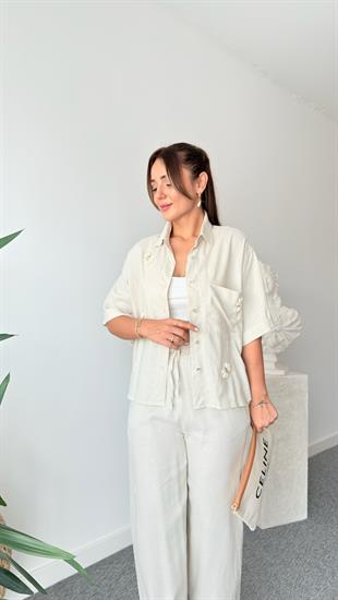 Bej Çiçek Aksesuarlı Keten Takım