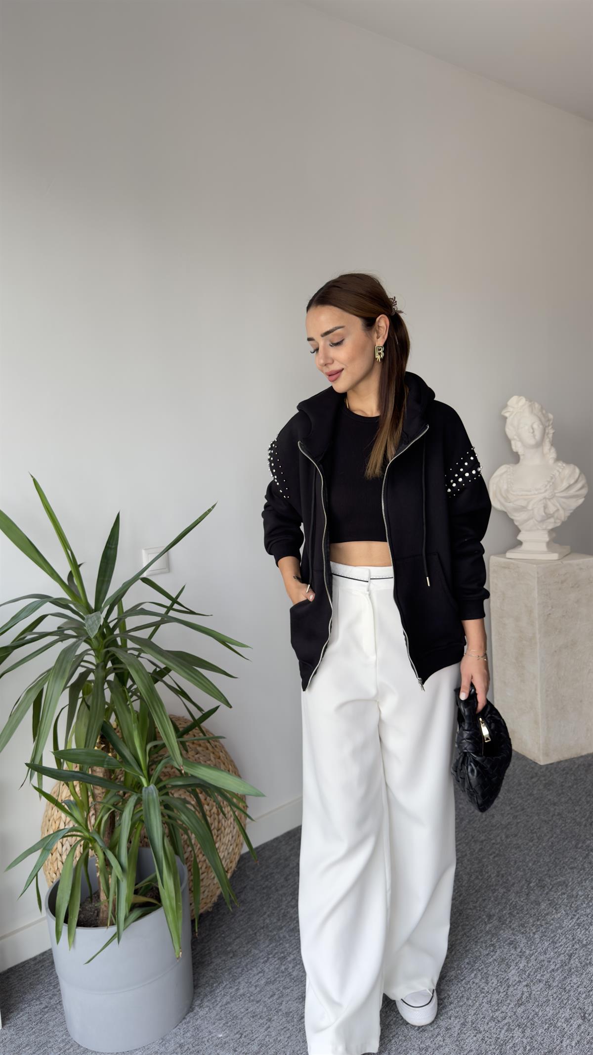 Orj Model Kolları Taşlı Siyah Sweat