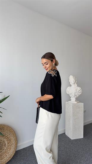 Omuzları Taşlı Marka Model Siyah Tshirt