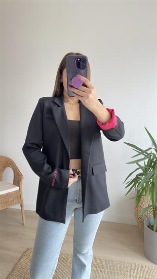 Ravi Pembe Yazı Detaylı Blazer Ceket
