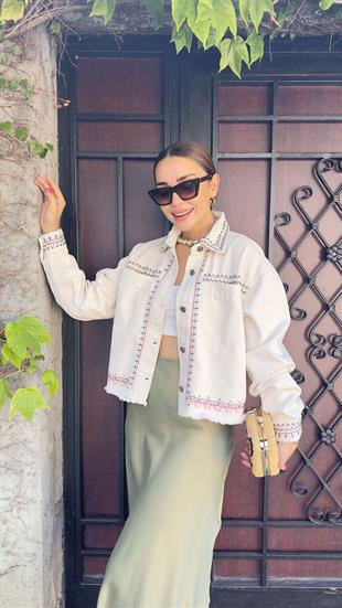 Karli Zra Model Nakışlı Bej Ceket