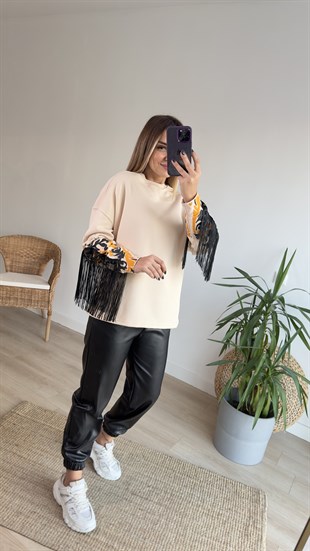 Kolları Püskül Detaylı Bej Sweat