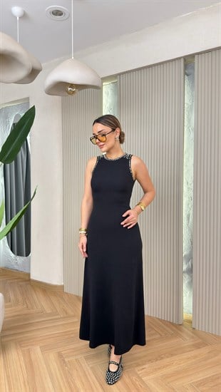 Siyah Visla Taş Detaylı Örme Uzun Elbise(ÖN SİPARİŞ ÜRÜNÜ)
